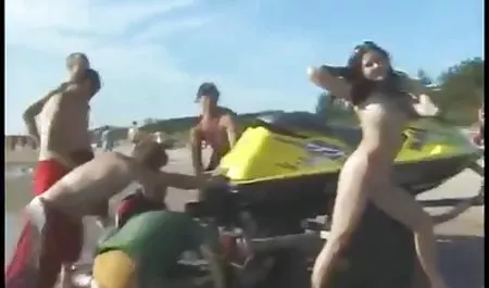 Titit besar dicadangkan untuk xxxx vidio jepang dirinya vagina menganga di tempat tidur