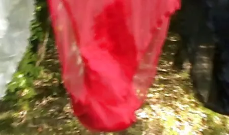Anal di luar ruangan pada video jepang selingkuh xxx sebuah meja piknik dengan Tiffany doll